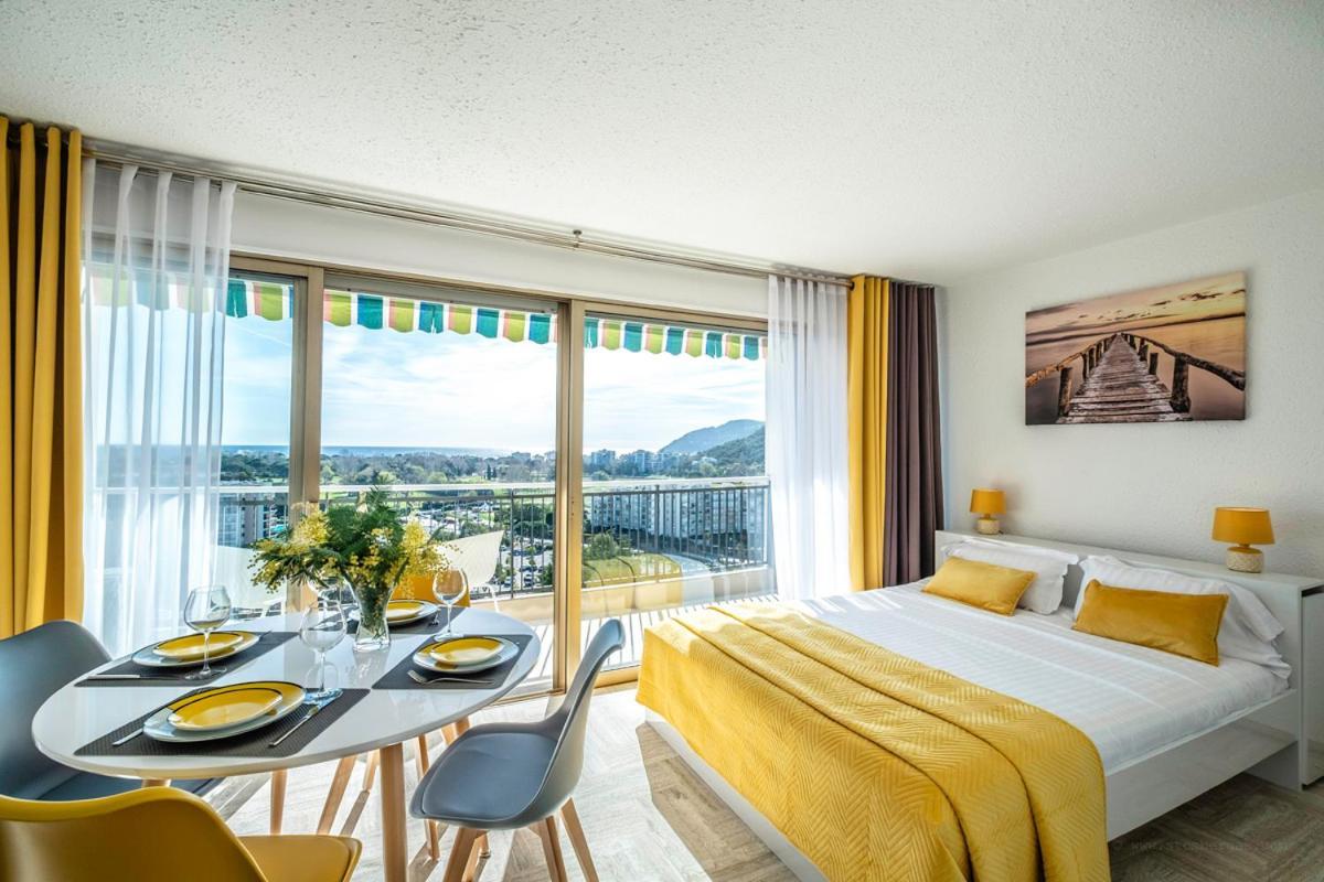 Cannes Marina Appart Hotel Mandelieu ภายนอก รูปภาพ